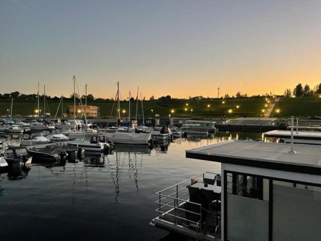 Hausboot Schiff Fuer 4 Personen Ca, 33 M Sup2 In Braunsbedra, Sachsen Anhalt Halle Saale Unstrut Region Eksteriør bilde