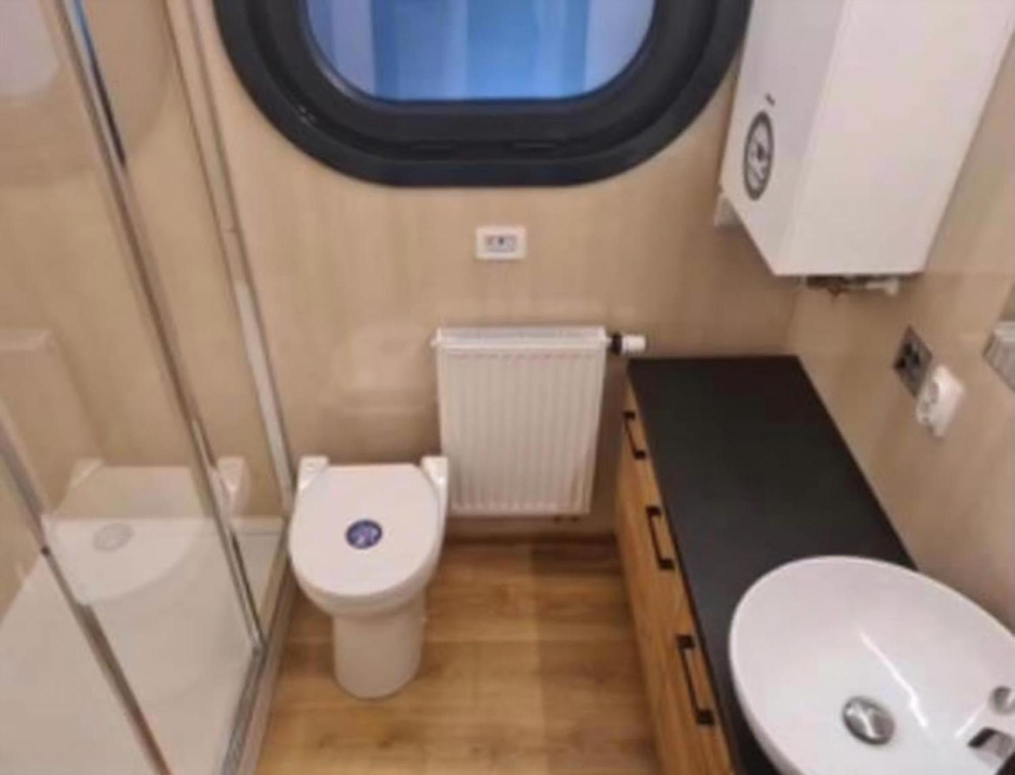 Hausboot Schiff Fuer 4 Personen Ca, 33 M Sup2 In Braunsbedra, Sachsen Anhalt Halle Saale Unstrut Region Eksteriør bilde