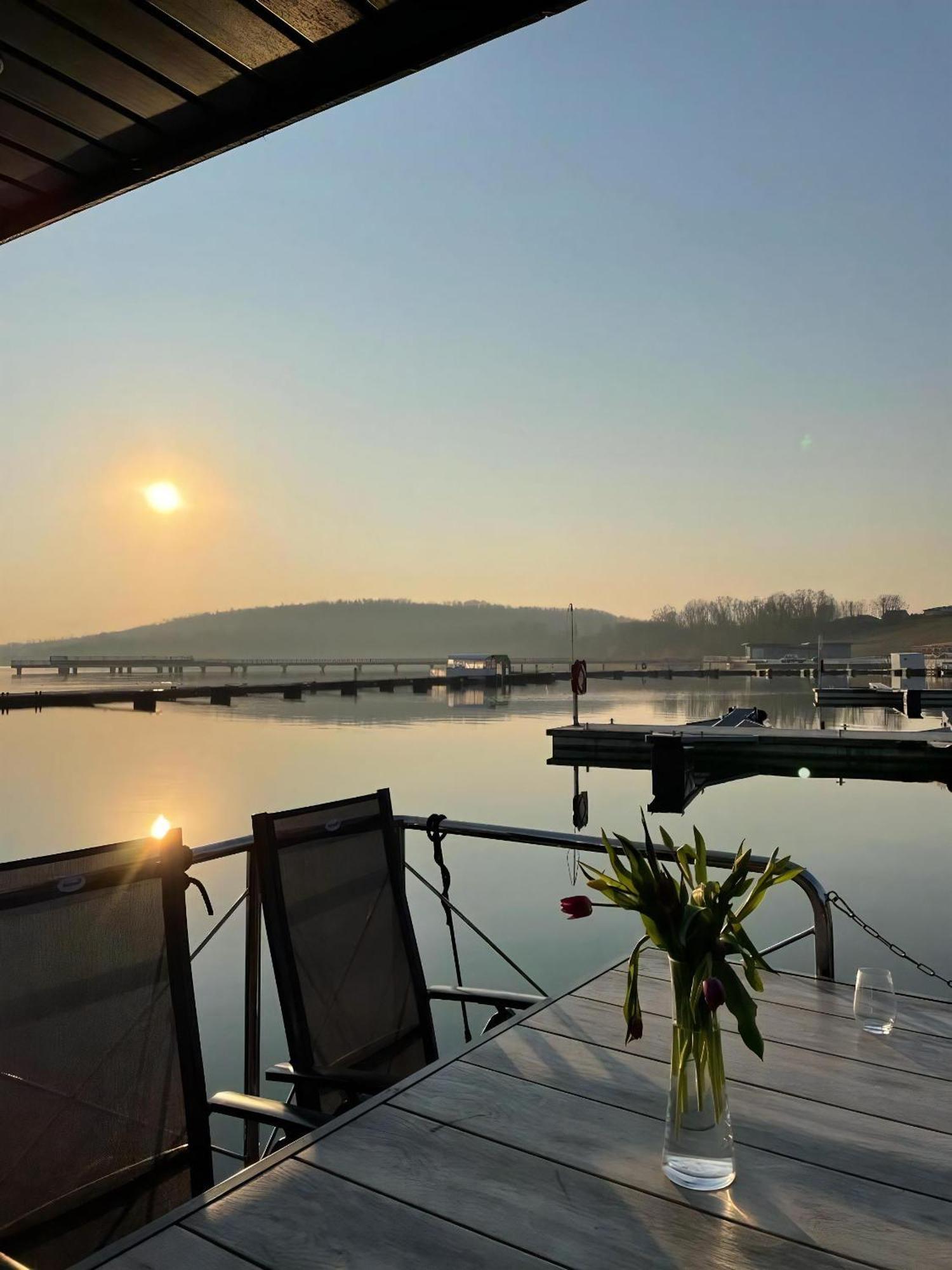 Hausboot Schiff Fuer 4 Personen Ca, 33 M Sup2 In Braunsbedra, Sachsen Anhalt Halle Saale Unstrut Region Eksteriør bilde